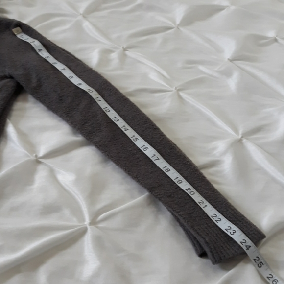 Barefoot Dreams Bamboo Chic Lite XS/S Sweater - Picture 9 of 13